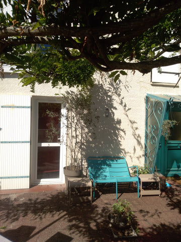 Chambre lit double avec salle de bain partagée dans un quartier résidentiel calm Gradignan, France Chambre 2 personnes au Sud de Bordeaux Shared room in townhouse vacation rental 28749407