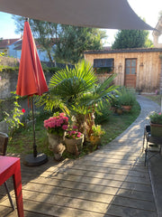 Dépendance confortable au fond du jardin dans une rue calme à l’architecture Art Bordeaux, France La Cabane Bordelaise Entire guest suite vacation rental 40673901