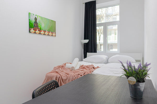 The apartment is a beautiful Viennese building apartment with 5 private bedrooms  Charming Double Room in Shared Apt. Private room in rental unit vacation rental 581135020930151601