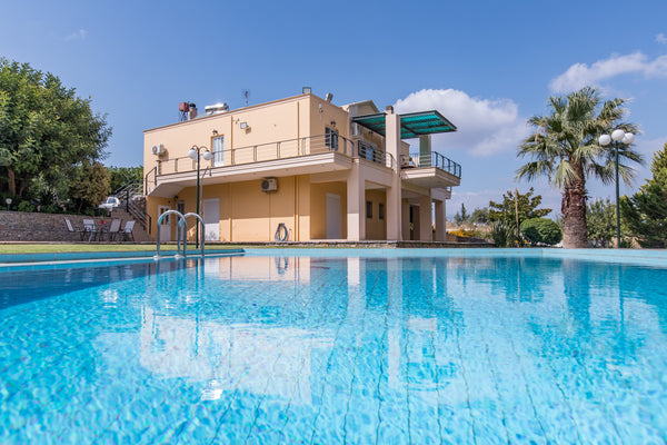Features of Villa Pemonia<br /><br />✩ Private Pool <br />✩ Outdoor lawned yard  Chania, Greece Villa Pemonia ✩ Private Pool ✩ Absolute Privacy Entire villa vacation rental 607677208111882204