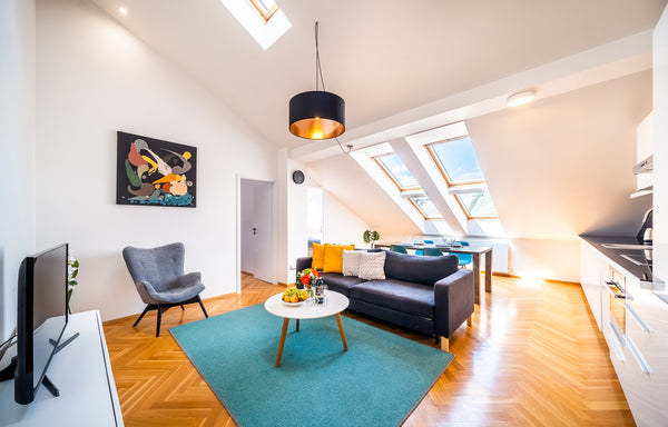 Our newly refurbished city center apartment is located near the Central train st Prague, Czechia 3BR+1.5 BATH+A/C Luxurious CENTRAL Wilson apt Entire rental unit vacation rental 36788372