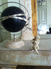 <b>The space</b><br />Completely renewed, on the first floor of a 18th century s Bordeaux, France "The cherub" - Historical center Entire rental unit vacation rental 823341