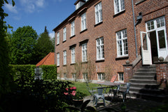 Child friendly villa apartment with sunny garden. 150 m2. 3 bedrooms - one with  Frederiksberg, Denmark Child-friendly villa apt. w. garden Entire townhouse vacation rental 938427