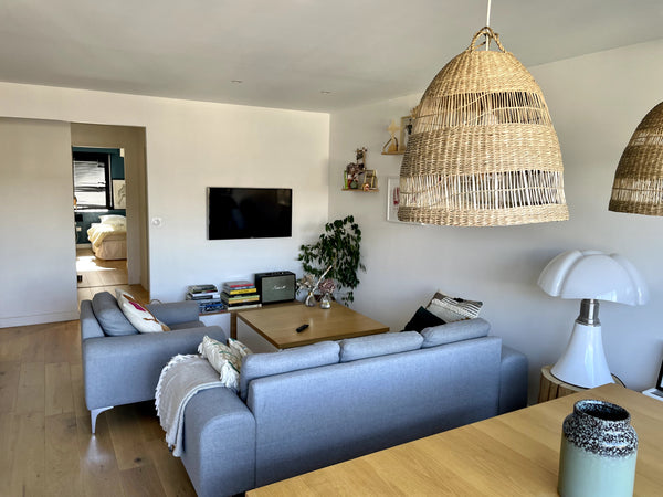 Appartement (où je vis en dehors des locations) de 57m2 très lumineux et chaleur Bordeaux, France T2 Bordeaux centre avec terrasse et parking Entire condo vacation rental 30166716