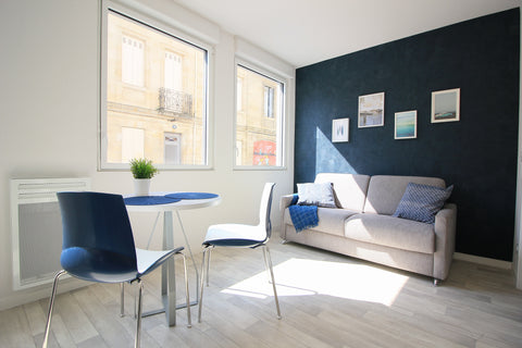 Dans une résidence neuve de haut standing,  sécurisée et  à 100m du Tram Ligne B Bordeaux, France T2 SPACIEUX A 100M DU TRAM LIGNE B Entire condo vacation rental 35921348