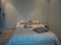 Quartier calme à proximité du domaine haut brion etde tout commerces(domaine uni  Chambre Zen Private room in townhouse vacation rental 39788136