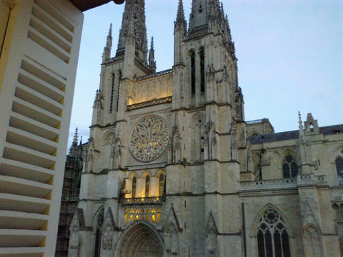 Vous êtes au centre historique de Bordeaux. Vue imprenable sur la place Pey Berl Talence, France Studio place Pey Berland Entire rental unit vacation rental 7617313