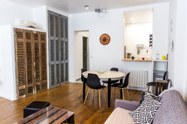 L'appartement se situe au sein d'une ancienne échoppe à la devanture d'époque. L Bordeaux, France Charmante échoppe 2 à 6 personnes Entire rental unit vacation rental 48932459