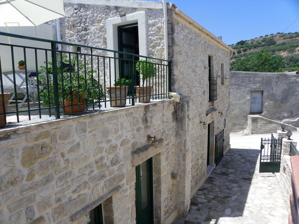 Roufas is a small, quiet village in Messara. It is a max. 5minute drive from Moi  Traditional house in the village! Entire townhouse vacation rental 13859141
