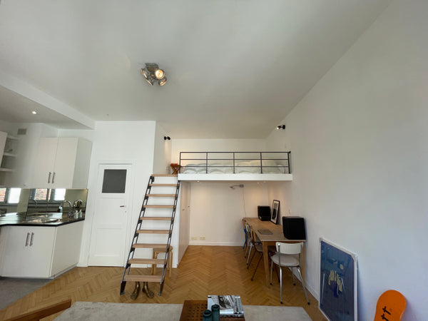 Studio lumineux avec exposition sud-est entre les quartiers Châtelain, Bascule e Brussels, Belgium Ixelles: Studio lumineux 39m2 Entire rental unit vacation rental 54164426