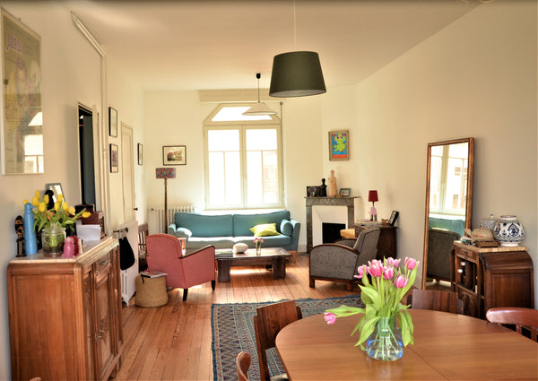 Sunny and charming spacious house in the center of Bordeaux, close to the train  Bordeaux, France Charming  familial house near Gare Saint-Jean Entire home vacation rental 32927914