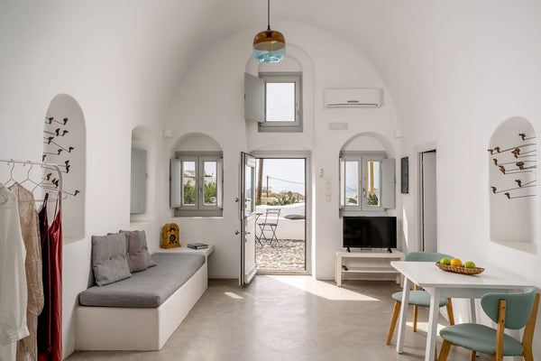 Spacious and very comfortable one bedroom apartment to host up to 3persons. Mini Greece FOSuite Cave House Cave vacation rental 10612032