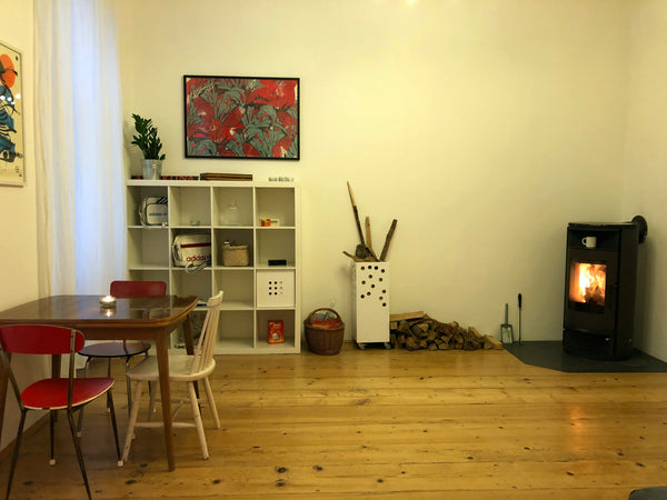 Cozy classical Viennese apartment in Viennas fifth district. Located in a quiet  Vienna, Austria Cozy and quiet flat in excellent area. Entire rental unit vacation rental 40979432