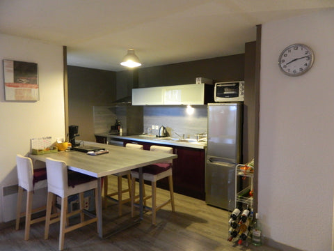 3 pièces de 64m2 avec balcon et parking privé. <br /><br />L’appartement est sit Bordeaux, France Appartement T3 Bordeaux Ravezies Entire rental unit vacation rental 4303273