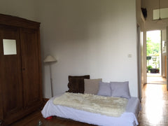 Calme et dėcorė avec goût. Petit balcon donnant sur grand parc,rėsidence sécuris Talence, France Charmant et paisible appartement Entire rental unit vacation rental 7409185