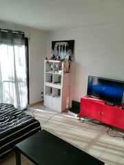 Studio de 27 m², situé près des lignes 10 et 21. Salle de bain équipé, cuisine u Gradignan, France Studio de 27m² près de Bordeaux Entire rental unit vacation rental 19156561