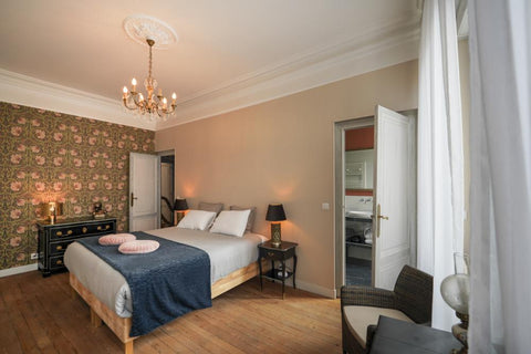 Add a sense of elegance to your stay, experience the charm of living in your -ve Saint-Christoly-Médoc, France Bordeaux hyper centre 1-6 personnes Entire townhouse vacation rental 50130008