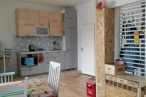 Recently renovated design studio with character in a typical Bordeaux house (