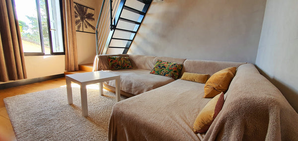 Chambre spacieuse pour 1 ou 2 avec salle d'eau privée. <br />La chambre se situe  Agréable chambre & salon en duplex Ambares centre Private room in townhouse vacation rental 574421975210188408