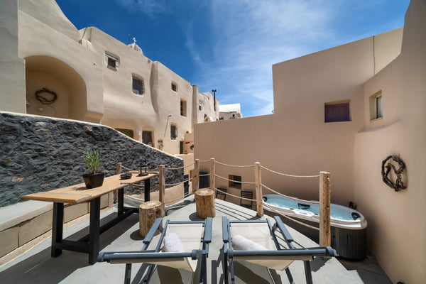 Superbly located on the southern part of Santorini, Nalas Cave encompasses the t  Nalas Cave Suite Dome vacation rental 27101097