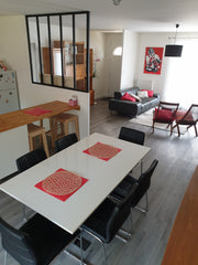 Chambre dans maison de plein pied avec jardin dans un quartier très calme, à 5 m Bassens, France Maison de ville tres lumineuse. Accès autonome. Private room in home vacation rental 16889761