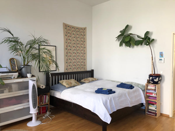 Hi! My name ist Mimie and I am very much looking forward to meeting you! <br />< Vienna, Austria Spacious Room near Yppenplatz Private room in rental unit vacation rental 16525462