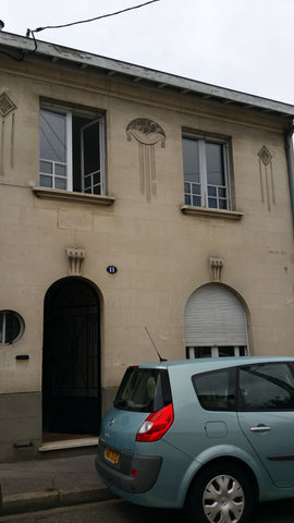 La chambre est dans notre maison familiale, dans un quartier d'échoppes (maisons Bordeaux, France Jolie chambre à l'ancienne dans maison art déco Private room in townhouse vacation rental 36829663