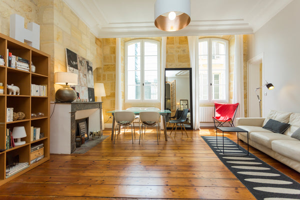 Be our guests ! Come discover our apartment, located only steps away from Rue No Bordeaux, France ❤ Our place in the heart of Chartrons (100m2) ❤ Entire condo vacation rental 19310329