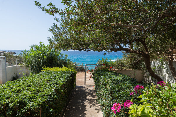 The house is built right next to the sea. It is ideal for family vacations.A pla Heraklion, Greece Cozy family house by the sea Entire home vacation rental 12362938