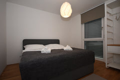 Diese entzückende Wohnung bietet Platz für 4 Personen. Es gibt ein großes Bett i Vienna, Austria CLN Apartments Entire rental unit vacation rental 13775688