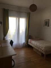 Chambre privé confortable pour  filles dans maison "filles" car nous nous partag Pessac, France Chambre privée pour fille dans maison de filles Private room in home vacation rental 36728610