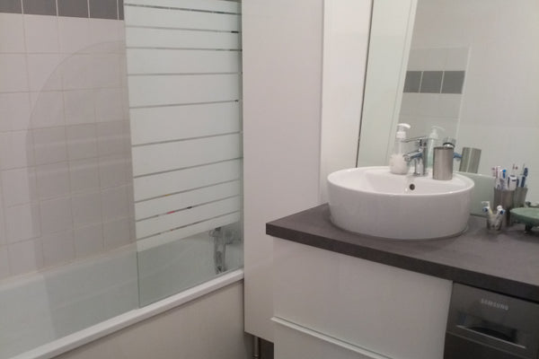 Chambre privée dans T2bis à Saint-Medard-en-Jalles (30 000 hab).	<br />Elle est  Saint-Médard-en-Jalles, France T2bis au calme et en plein centre-ville Private room in rental unit vacation rental 40867623