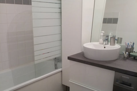 Chambre privée dans T2bis à Saint-Medard-en-Jalles (30 000 hab).	<br />Elle est  Saint-Médard-en-Jalles, France T2bis au calme et en plein centre-ville Private room in rental unit vacation rental 40867623