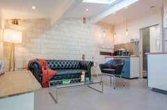 Centre ville, à 80 m soit 1 minute à pied de la gare St Jean.<br />Appartement T Bordeaux, France Cosy T2 - Gare Saint Jean - Place de Parking Entire rental unit vacation rental 23500513