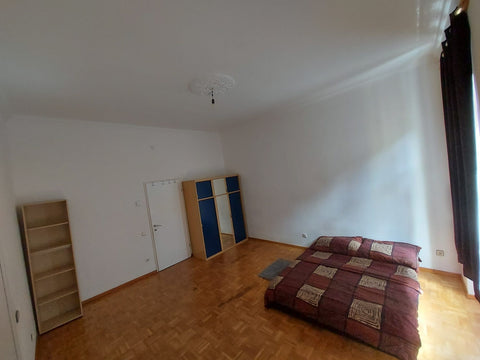 "Ur nice & super room" room in Vienna. Clean and ready to host 1 or 2 people, it Barcelona, Spain Nice Room near Train Station Private room in rental unit vacation rental 630900995186314901