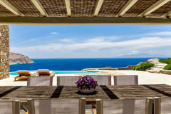 ROCKY RETREAT VILLA: <br /><br />*A secluded luxury Mykonos villa directly overl Tweed Heads, Australia Rocky Retreat Villa - Views Over Elia Beach Entire villa vacation rental 26273943