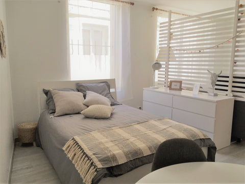 Joli appartement bordelais de 31 m2 avec cuisine équipée, une salle de bain, un  Gousse, France Joli appartement centre ville de Bordeaux Entire rental unit vacation rental 27056425