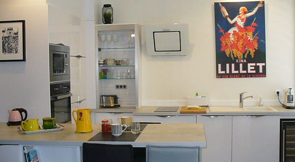 In an ancient typical building, 2nd floor (without lift) my apartment T2 (42m²), Bordeaux, France The heart of Bordeaux, Sainte Catherine street. Entire rental unit vacation rental 18478802