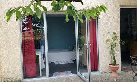 Chambre spacieuse donnant directement sur le jardin,(sortie indépendante),dans u Eysines, France Chambre spacieuse 2 pers sur la route des plages Private room in home vacation rental 35959534