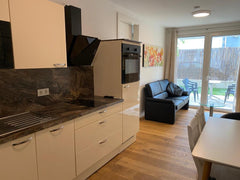 Genieße das einfache Leben in dieser ruhigen und zentral gelegenen Gartenwohnung  Pyramide Garden Entire condo vacation rental 684767888617488852