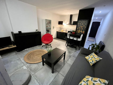 En plein centre du quartier Saint Pierre, cœur historique de la ville avec ses v Saint-Caprais-de-Bordeaux, France Appartement cosy avec balcon, centre historique Entire rental unit vacation rental 21170327
