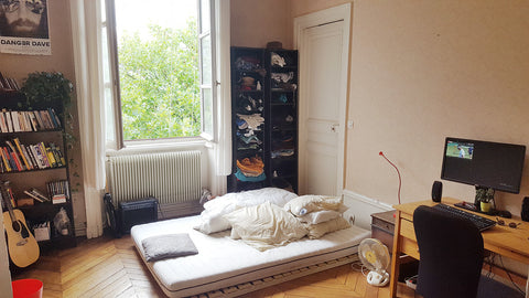 Bonjour, <br /><br />Charmant appartement à l'ancienne, avec parquets et plafond Lyon, France Charmant appartement Lyon Guillotière Entire rental unit vacation rental 19780397