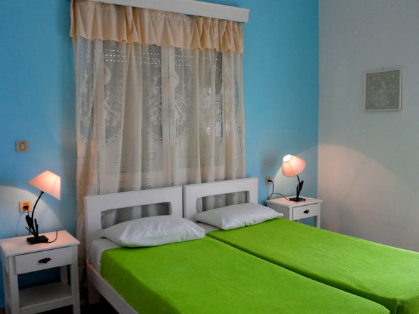 Just 30 m from Alinda Beach in Leros, the family-run ApartHotel Papafotis offers Alinda, Greece Apartment (4 persons) in Apartments Papafotis Entire serviced apartment vacation rental 21000732