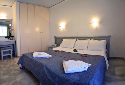 A modern art deco styled complex set amongst vibrant landscaped gardens and buil England, United Kingdom August Promotion Cosy art deco style apartment Room in boutique hotel vacation rental 44665485