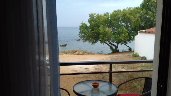 Located on the  beachfront of Nea Chora and only minutes away from the city cent  Elita beachfront Entire rental unit vacation rental 34048181