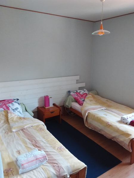 Chambre privée dans une maison habitée.<br />Petit déjeuner offert jusqu'à 9.00h  Halte verte 2lits Private room in home vacation rental 35359787