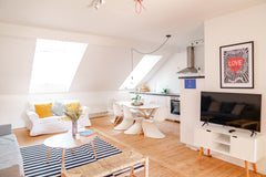 Newly renovated Duplex with an authentic style. Full kitchen, Netflix, Wifi, sha  Duplex / Self check-in / 2min→ Midi Station / Netflix /Nespresso Entire home vacation rental 674416708891343457