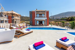 This property is 1 minute walk from the beach. Located 550 m from Drapano Beach,  Villa Chryssa by Estia Entire rental unit vacation rental 573705836211502391