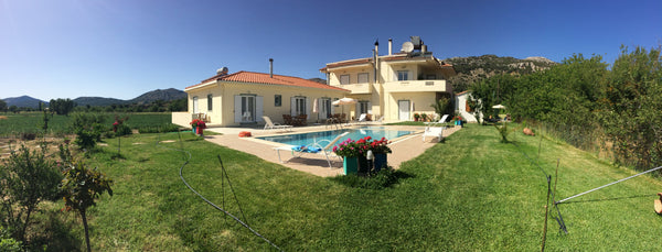 Tzermiado est le village le plus important du plateau.<br />Les chambres d'hôtes  Maison Kronio, Tzermiado, le Plateau du Lassithi Entire rental unit vacation rental 13831354