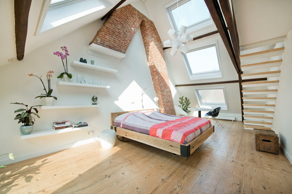 Compleet gerenoveerd privé design loft in ons huis gebouwd in 1869. Op 5' wandel Antwerp, Belgium Design loft in historic building Private room in home vacation rental 5578067